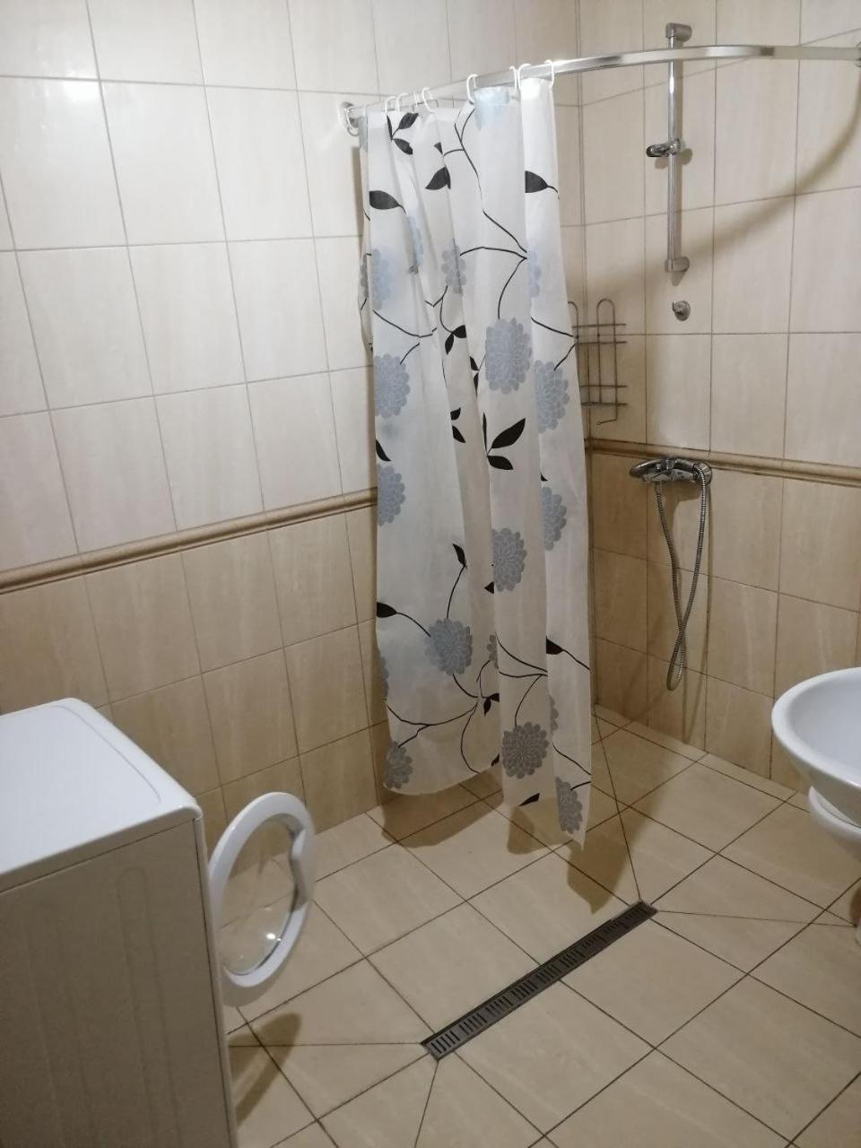 Квартира По Улице Коновальца, 36-Э キエフ エクステリア 写真